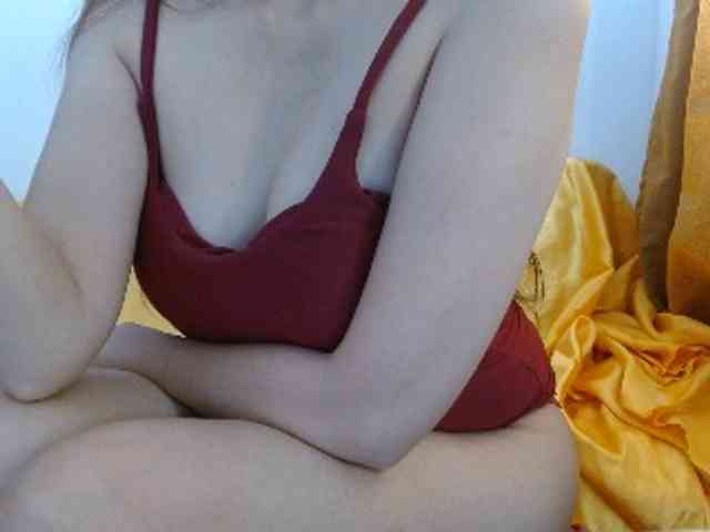 ArianneHeart webcam