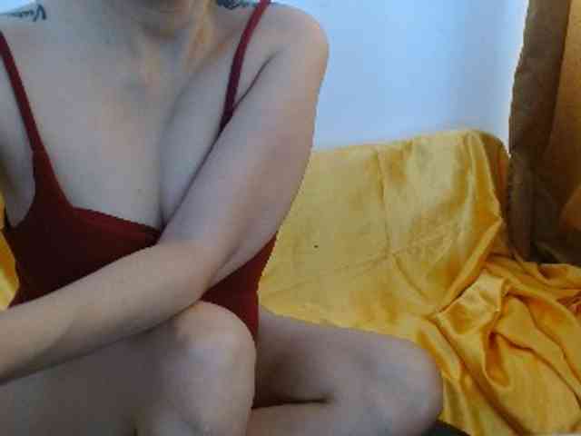 ArianneHeart webcam