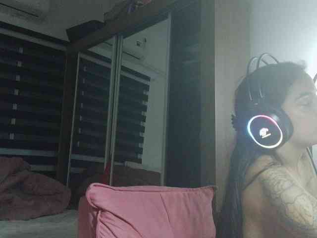 SrtaJhenny webcam