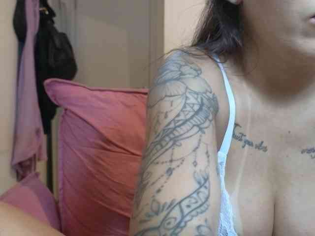 SrtaJhenny webcam
