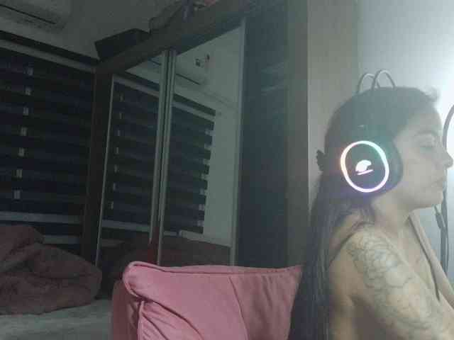 SrtaJhenny webcam