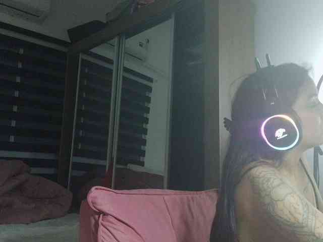 SrtaJhenny webcam