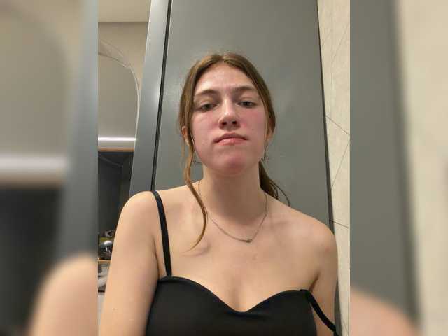 Alinagilberd03 live cam