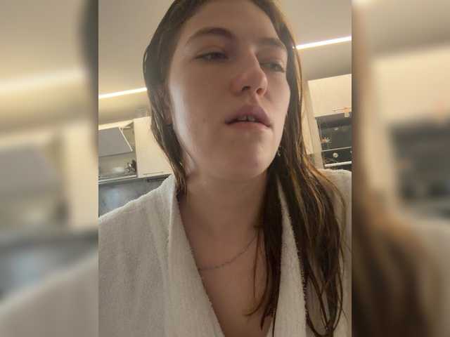 Alinagilberd03 live cam