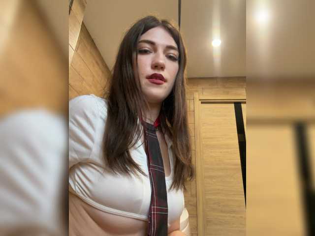 Alinagilberd03, live now on BongaCams