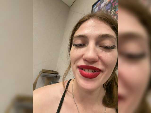 Alinagilberd03 live cam on BongaCams