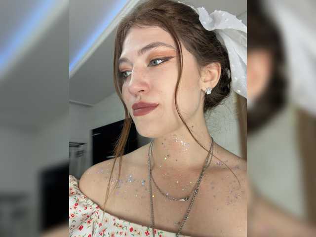 Alinagilberd03 live cam on BongaCams