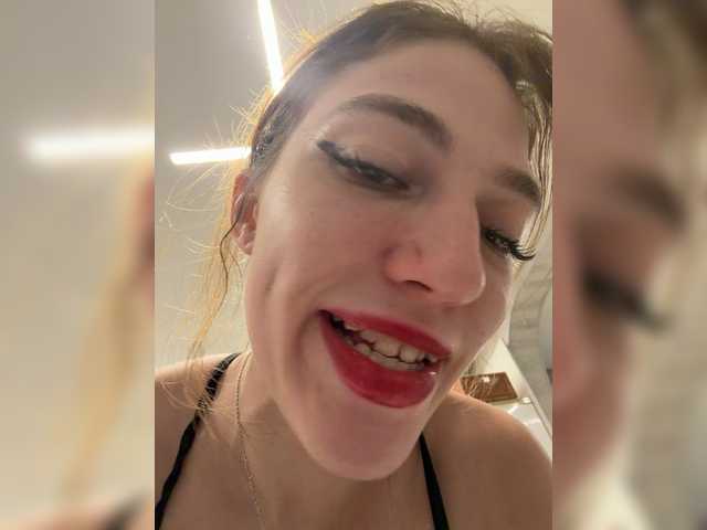 Alinagilberd03 live cam on BongaCams
