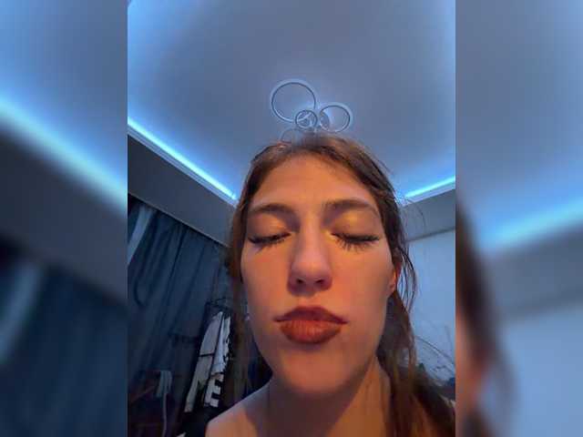 Alinagilberd03 live cam on BongaCams