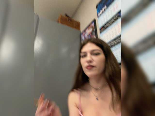 Alinagilberd03 live cam