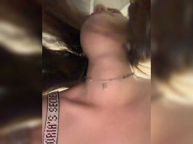Alinagilberd03 live cam on BongaCams
