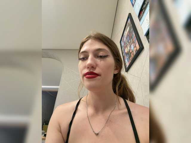 Alinagilberd03 live cam on BongaCams