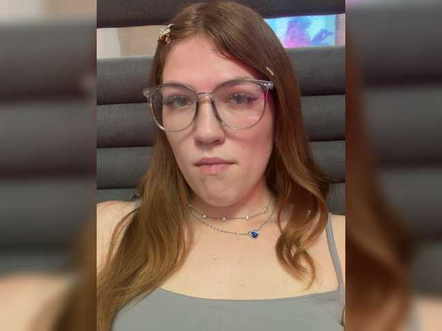 Alinagilberd03 live cam on BongaCams