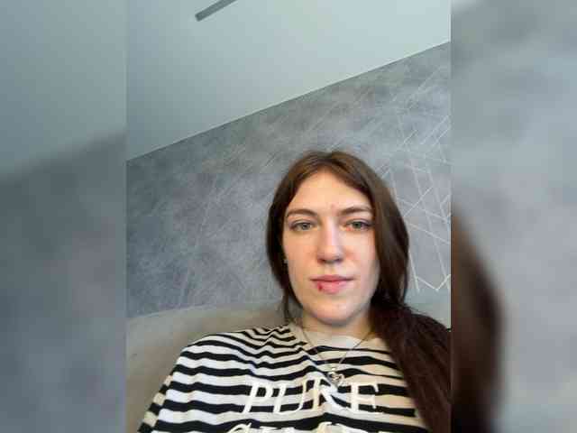Model ini sedang live sekarang. Alinagilberd03