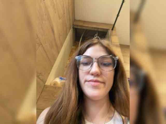 Alinagilberd03 webcam