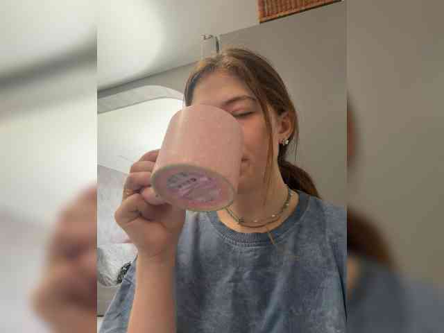 Alinagilberd03 webcam
