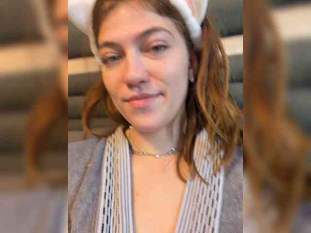 Alinagilberd03 webcam