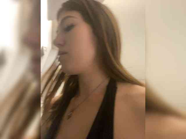 Alinagilberd03 webcam