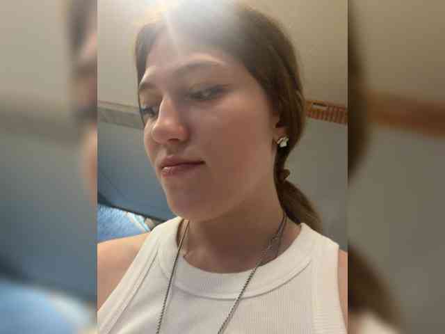 Alinagilberd03 webcam