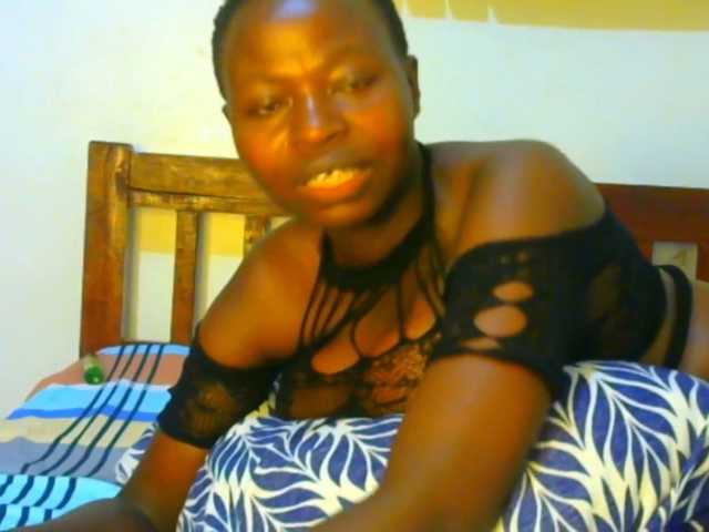 le modèle Blackpather959 est en webcam porno dans un show sur le site bongacams, il possède les tags suivants: Ebony,Brunette,Trimmed