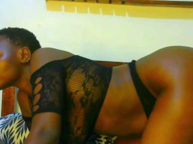 le modèle Blackpather959 est en webcam porno dans un show sur le site bongacams, il possède les tags suivants: Ebony,Brunette,Shaved