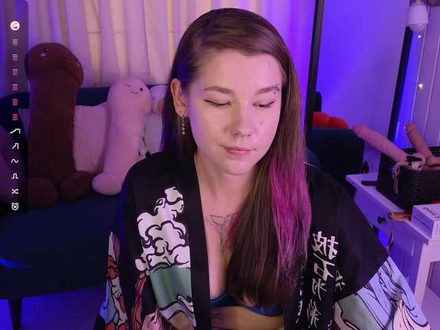 MiraFalls live cam on BongaCams
