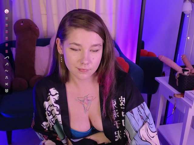 MiraFalls live cam on BongaCams