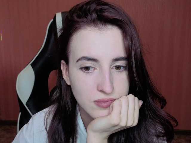 le modèle valeritiio est en webcam porno dans un show sur le site bongacams, il possède les tags suivants: White/Caucasian,Brunette,Shaved