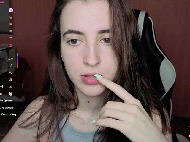 Valeritiio live cam preview