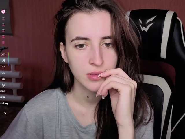 Valeritiio live cam preview