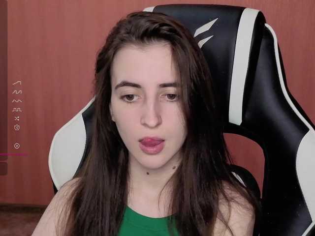 Valeritiiio's BongaCams show and profile