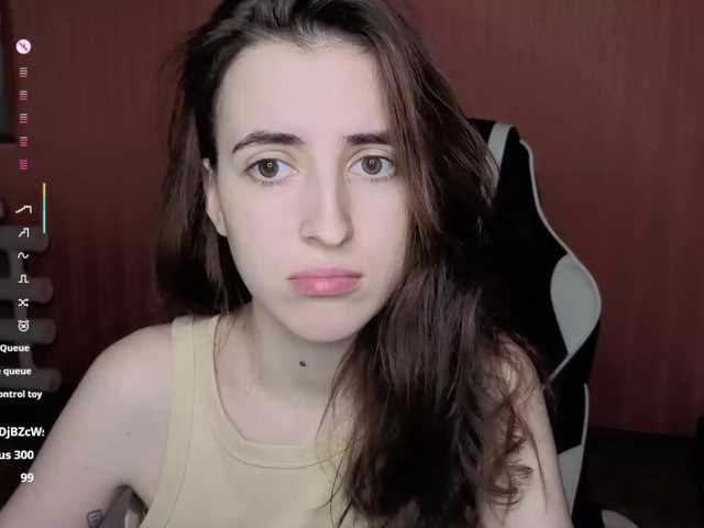le modèle valeritiio est en webcam porno dans un show sur le site bongacams, il possède les tags suivants: White/Caucasian,Brunette,Shaved