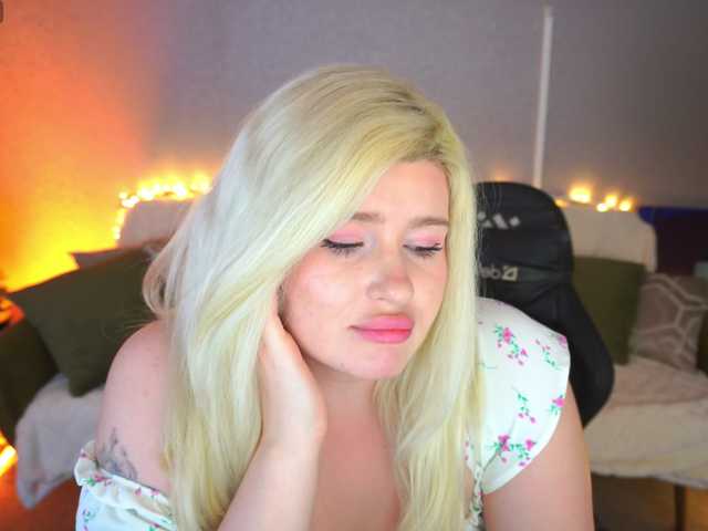 AnoraJoy's BongaCams show and profile