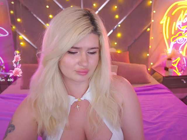 le modèle AnoraJoy est en webcam porno dans un show sur le site bongacams, il possède les tags suivants: White/Caucasian,Blonde,Shaved