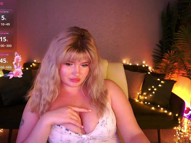 AnoraJoy live cam on BongaCams