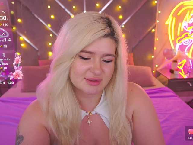 le modèle AnoraJoy est en webcam porno dans un show sur le site bongacams, il possède les tags suivants: White/Caucasian,Blonde,Shaved