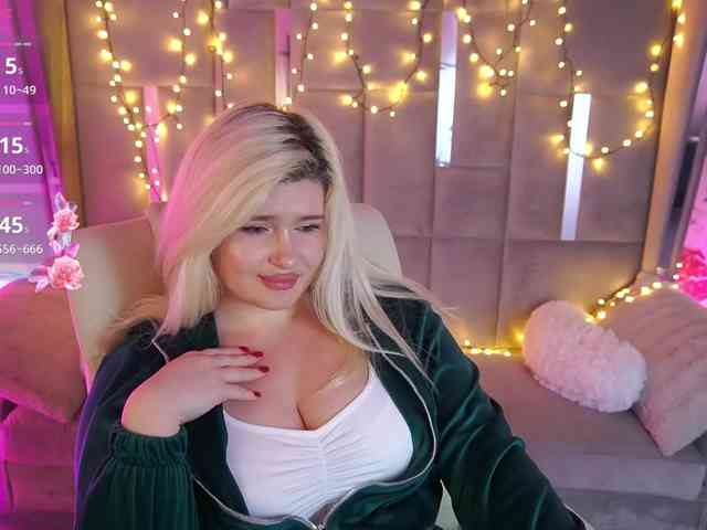 AnoraJoy Live Webcam on BongaCams