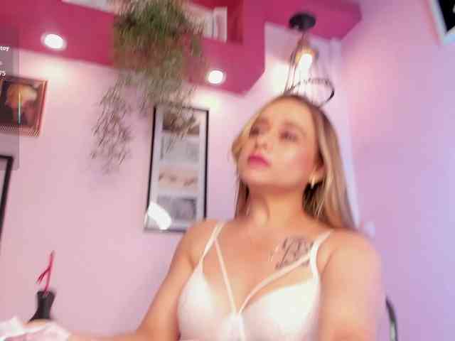 MeliissaAdams webcam
