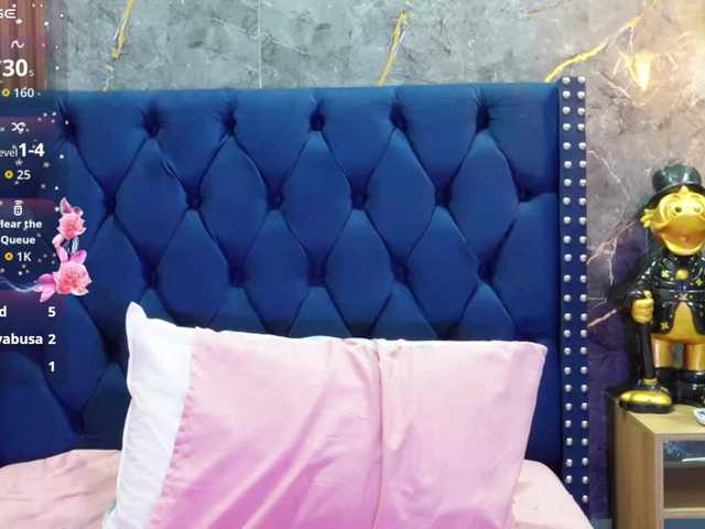 innocenthazel live cam on BongaCams