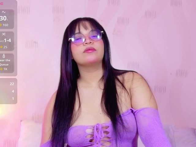 innocenthazel live cam on BongaCams