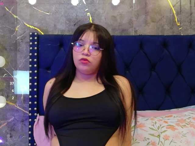 innocenthazel live webcam show