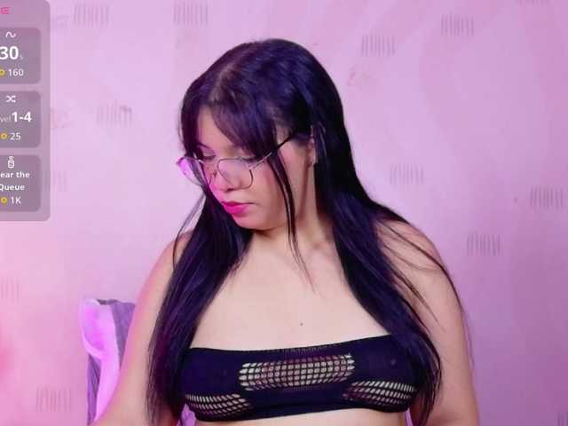 innocenthazel live cam on BongaCams