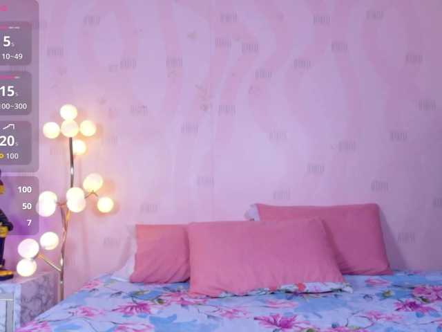 innocenthazel live cam on BongaCams