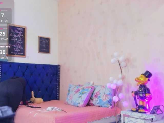 innocenthazel live cam on BongaCams