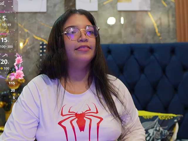 innocenthazel live cam on BongaCams