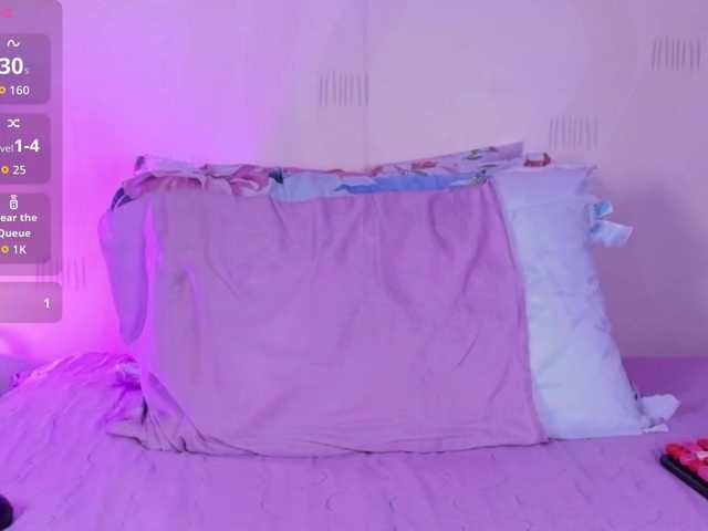 innocenthazel live cam on BongaCams