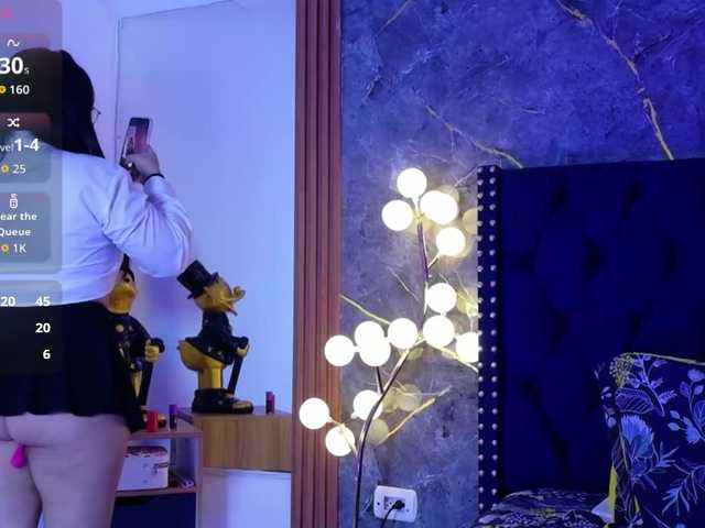 innocenthazel live cam on BongaCams