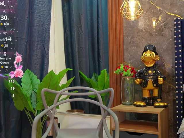 innocenthazel live cam on BongaCams
