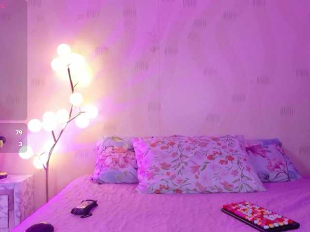 innocenthazel live cam on BongaCams