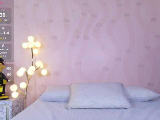 innocenthazel live cam on BongaCams
